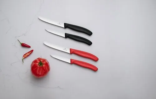 Nož za lupljenje in obrezovanje Victorinox, 8 cm, rdeč - slika 3